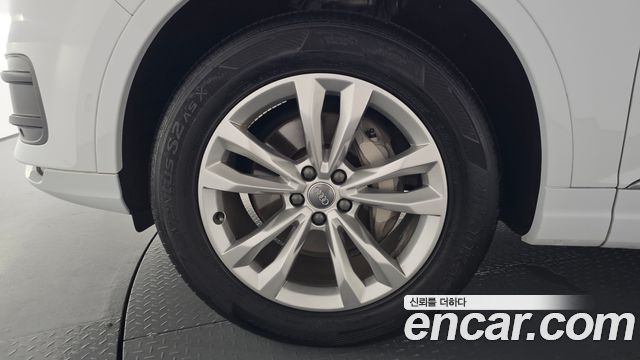 Audi Q7 2019 — photo 5