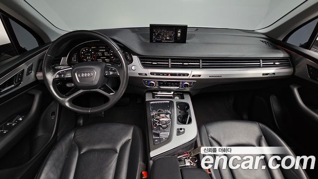 Audi Q7 2019 — photo 10