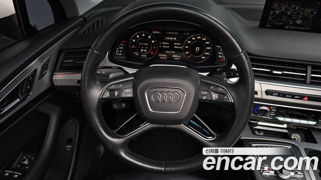 Audi Q7 2019 — photo 19