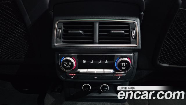 Audi Q7 2019 — photo 25