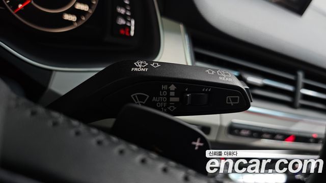 Audi Q7 2019 — photo 29