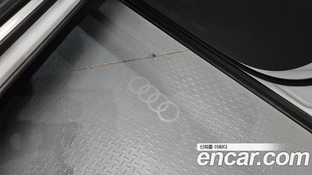 Audi Q7 2019 — photo 35