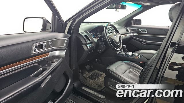 Ford Explorer 2016 — photo 10