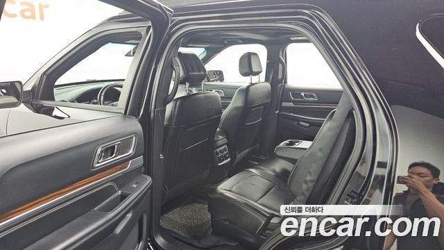 Ford Explorer 2016 — photo 12