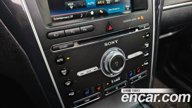Ford Explorer 2016 — photo 17