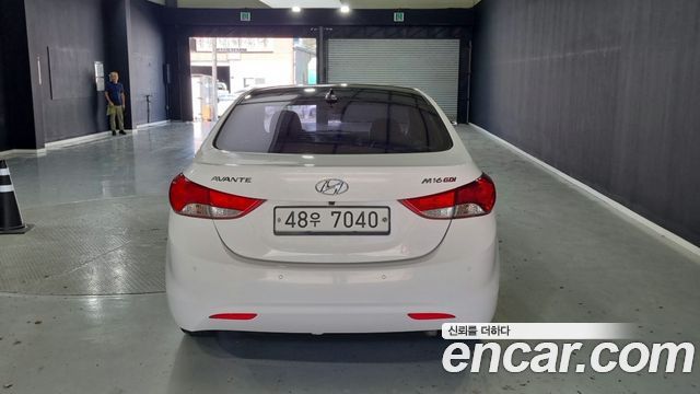 Hyundai AVANTE 2013 — photo 4