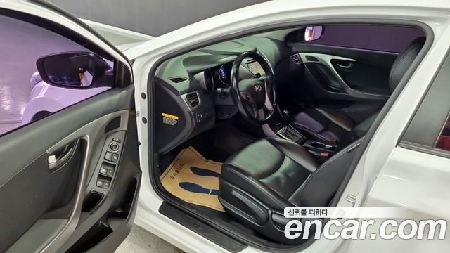 Hyundai AVANTE 2013 — photo 7