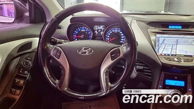 Hyundai AVANTE 2013 — photo 9