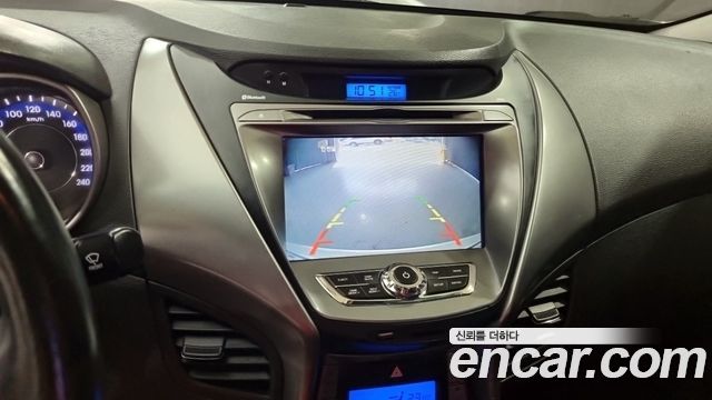 Hyundai AVANTE 2013 — photo 11