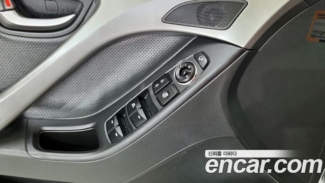 Hyundai AVANTE 2013 — photo 15