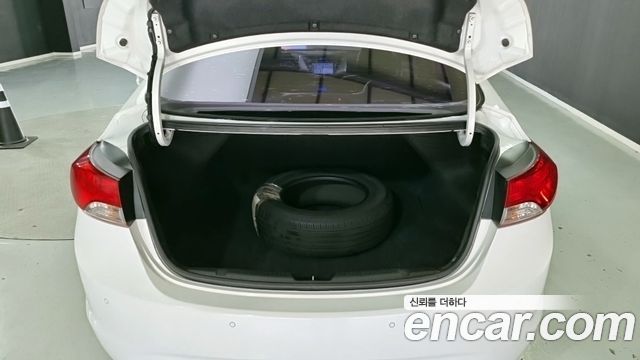 Hyundai AVANTE 2013 — photo 16