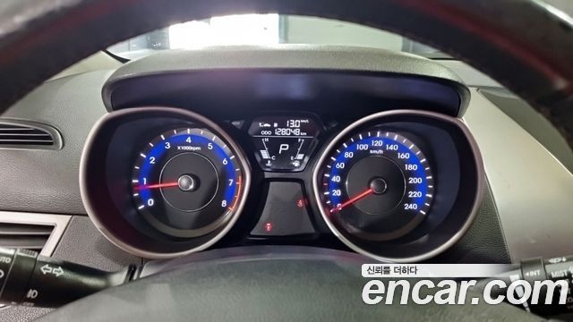 Hyundai AVANTE 2013 — photo 17