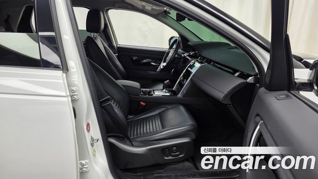 Land Rover Discovery Sport 2020 — photo 17