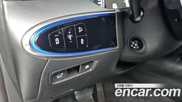 Genesis GV70 2021 — photo 17