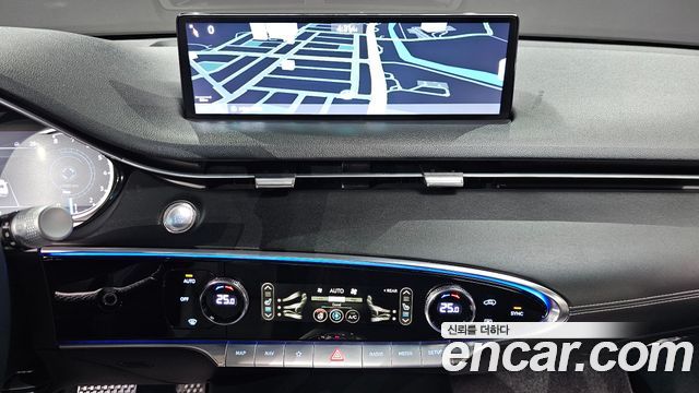 Genesis GV70 2021 — photo 19