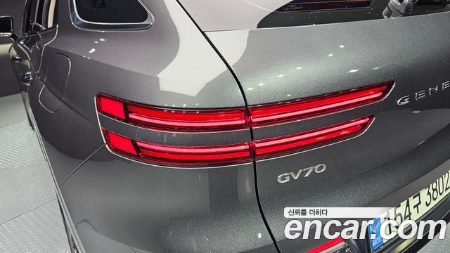 Genesis GV70 2021 — photo 9