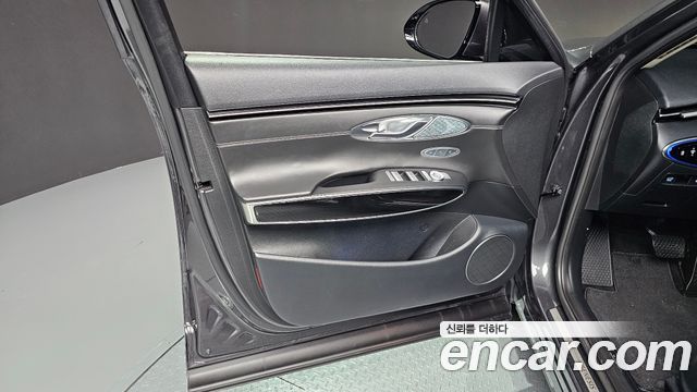 Genesis GV70 2021 — photo 14