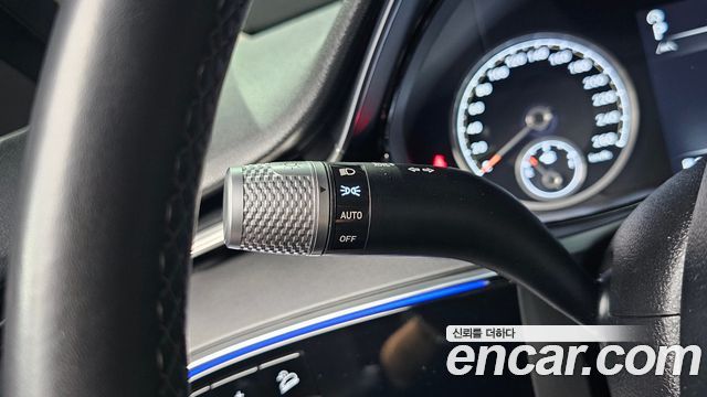 Genesis GV70 2021 — photo 28
