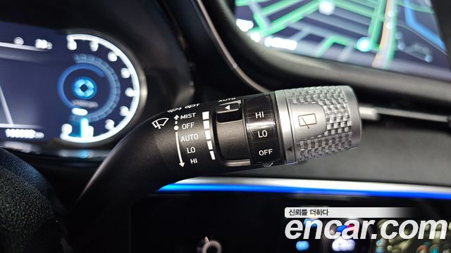 Genesis GV70 2021 — photo 29