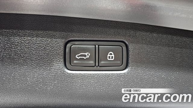 Genesis GV70 2021 — photo 33