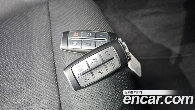 Genesis GV70 2021 — photo 35