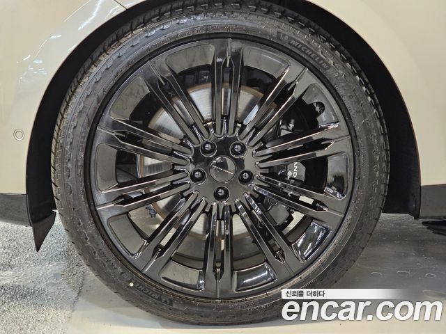 Land Rover Range Rover 2026 — photo 4