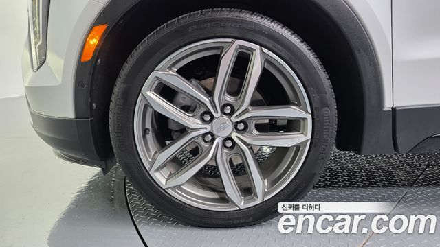 Cadillac XT4 2023 — photo 5