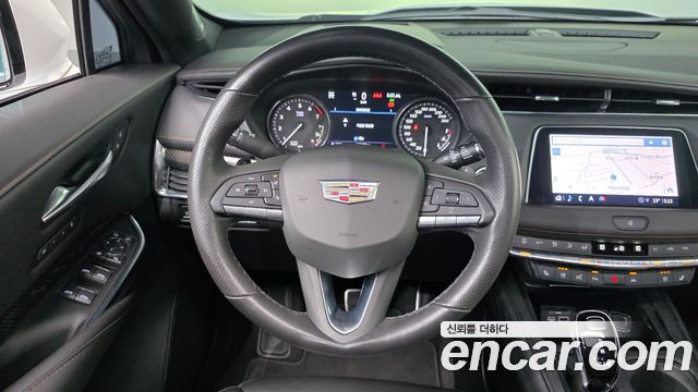 Cadillac XT4 2023 — photo 19