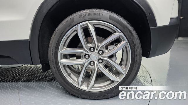 Cadillac XT4 2023 — photo 7