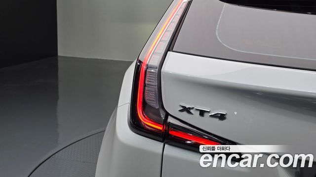 Cadillac XT4 2023 — photo 9