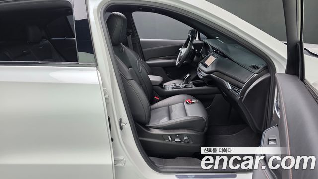 Cadillac XT4 2023 — photo 16