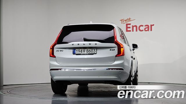 Volvo XC90 2023 — photo 4