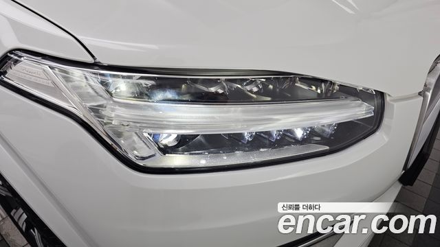 Volvo XC90 2023 — photo 8