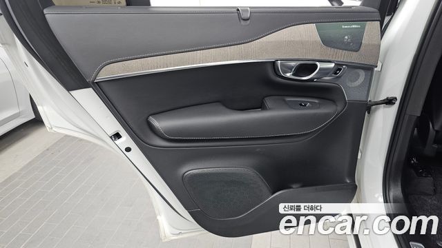 Volvo XC90 2023 — photo 15
