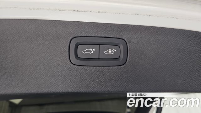 Volvo XC90 2023 — photo 33