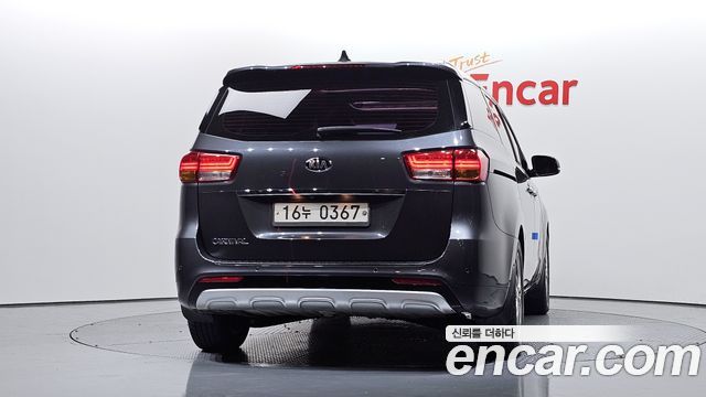 Kia Canival 2016 — photo 4