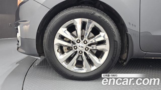 Kia Canival 2016 — photo 5