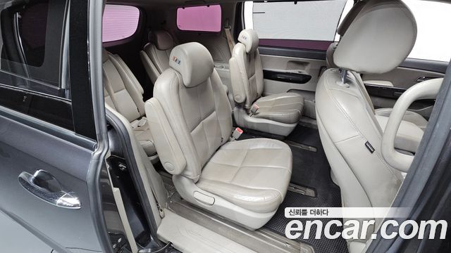 Kia Canival 2016 — photo 12