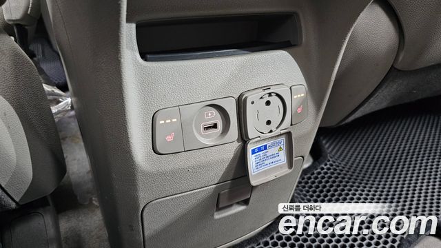 Kia Canival 2016 — photo 18