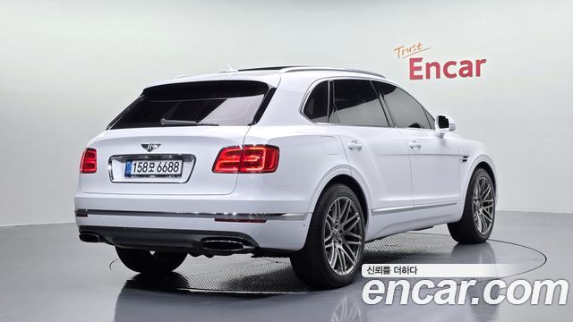 Bentley Bentayga 2018 — photo 2