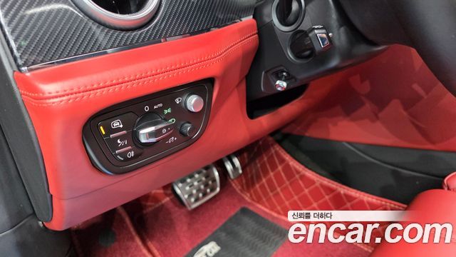 Bentley Bentayga 2018 — photo 16