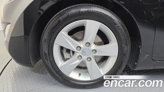 Hyundai AVANTE 2013 — photo 5