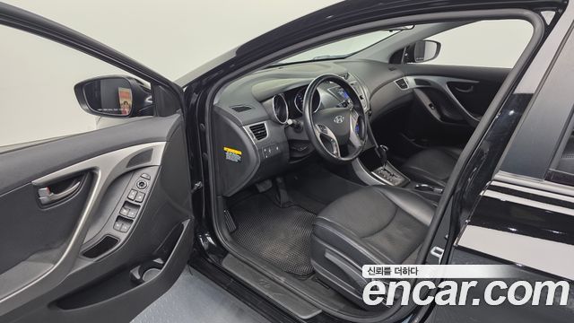 Hyundai AVANTE 2013 — photo 10