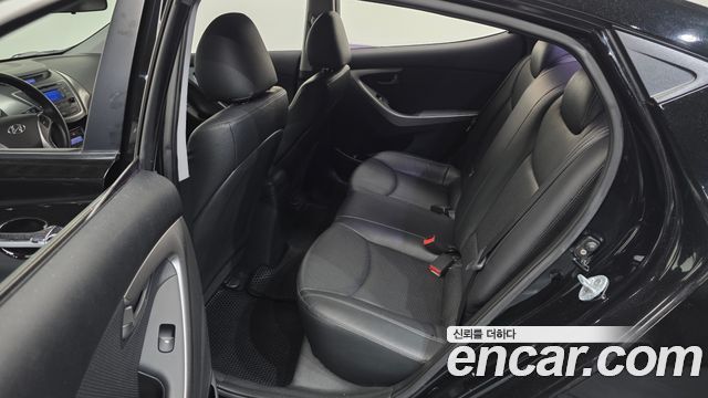 Hyundai AVANTE 2013 — photo 12