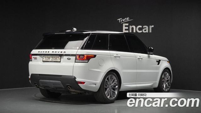 Land Rover Range Rover Sport 2017 — photo 2