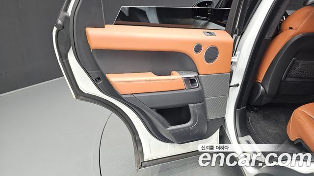 Land Rover Range Rover Sport 2017 — photo 15