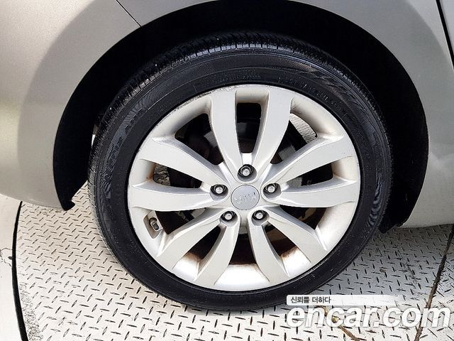 Kia Carens 2014 — photo 20