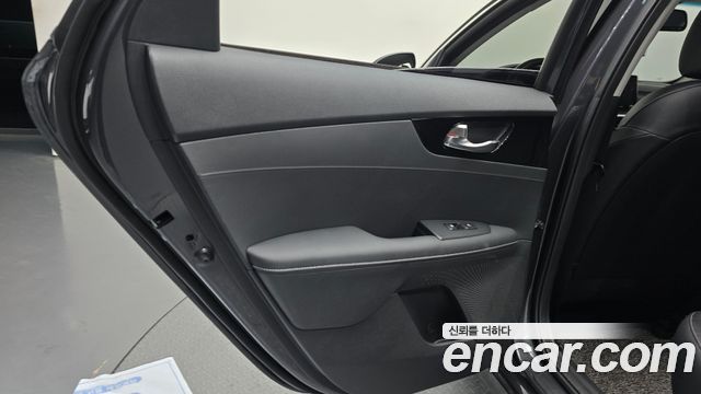 Kia K3 2022 — photo 15