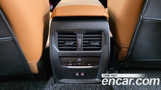 BMW 3-Series 2025 — photo 24