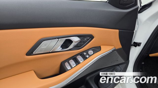 BMW 3-Series 2025 — photo 30